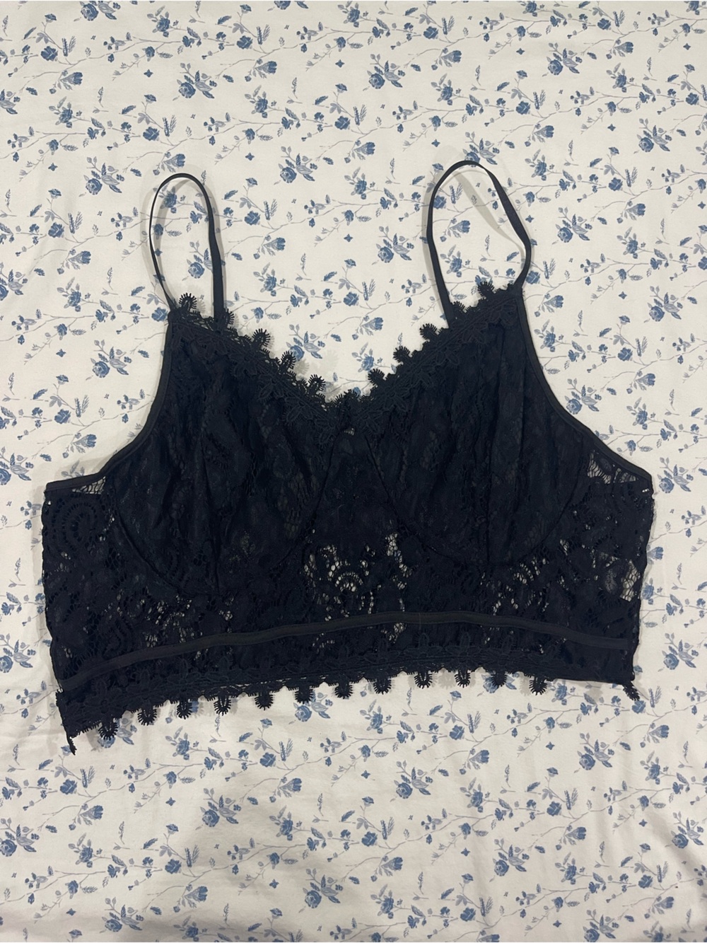 SHEIN Black Lace Bralette with Scalloped Trim